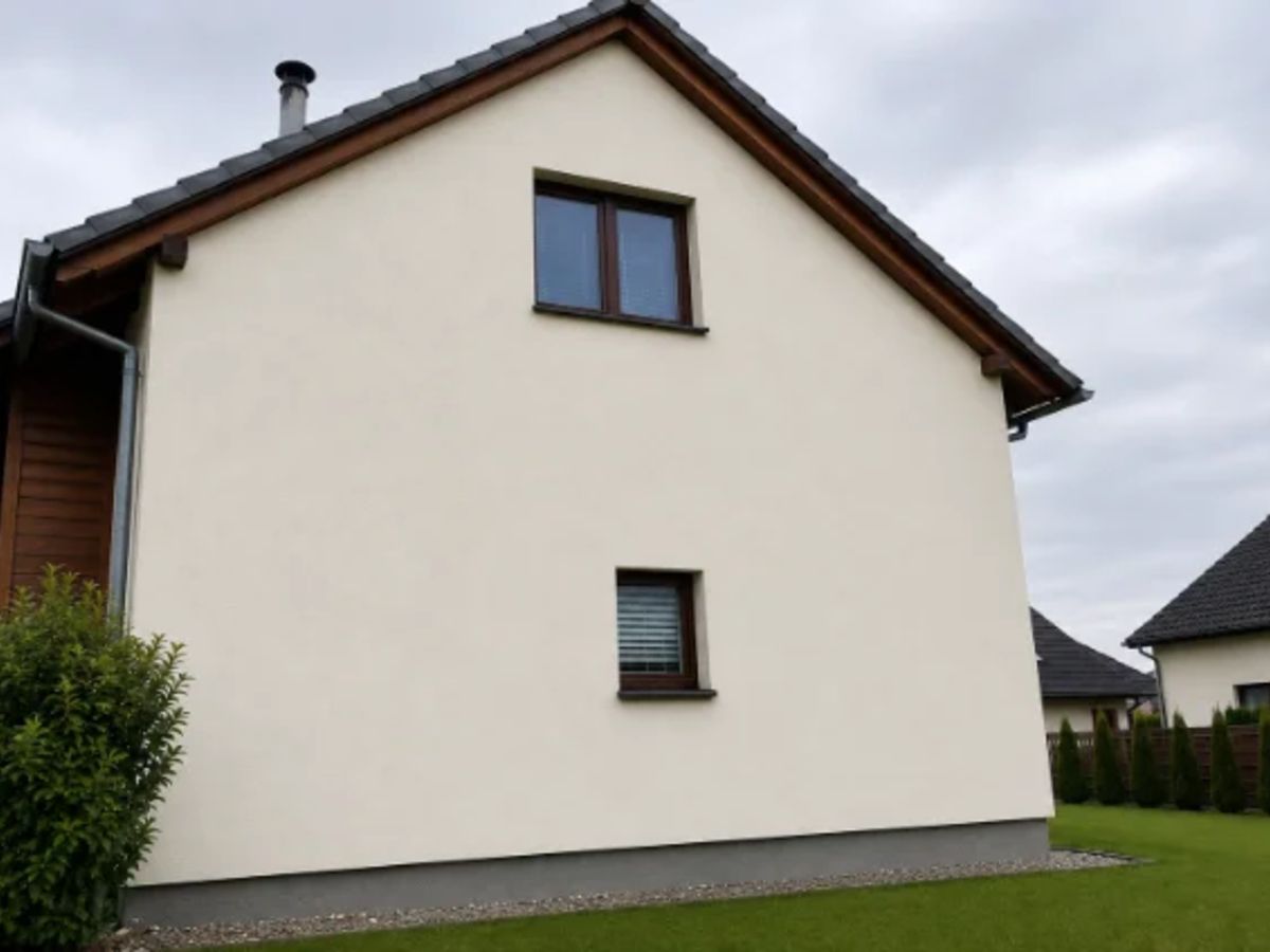 Čištění fasády rodinného domu — stav po